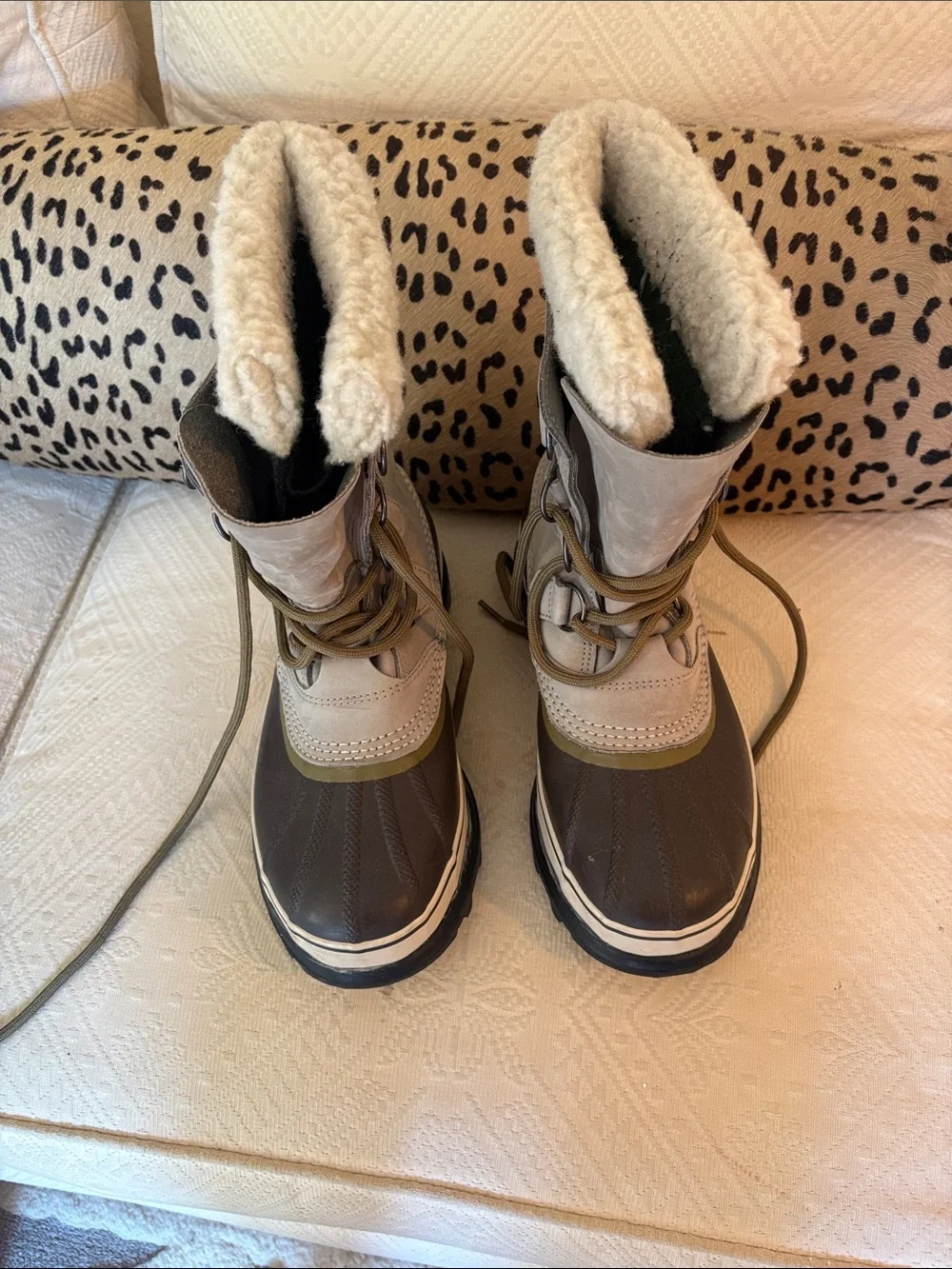 Sorel Plush Shearling-Lined Boot Interior in Cream and Dark Brown